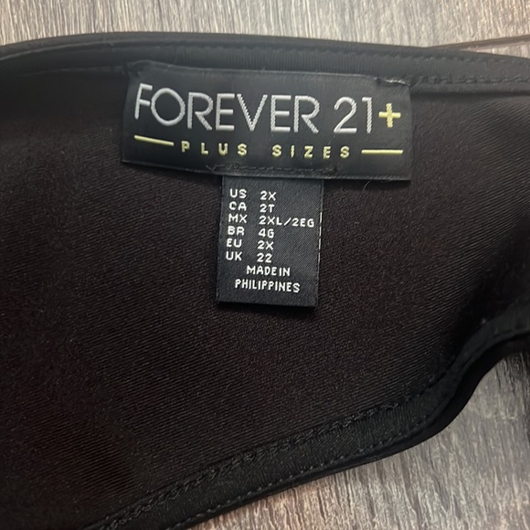 Black Peplum Shirt - Forever 21 Plus - 2X - Picture 3 of 3